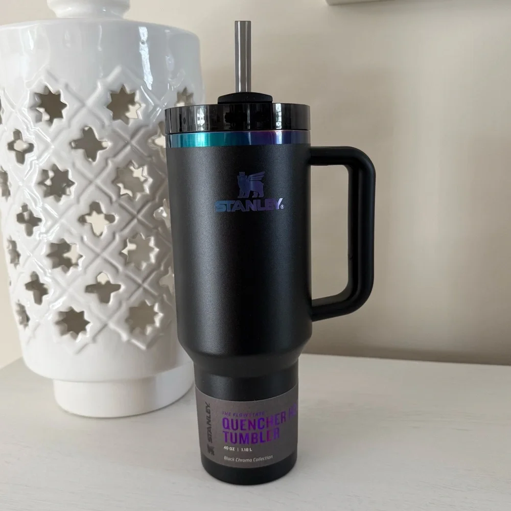 Stanley Black Chroma Quencher H2.0 Flowstate Tumbler 40 oz - Picture 7 of 7